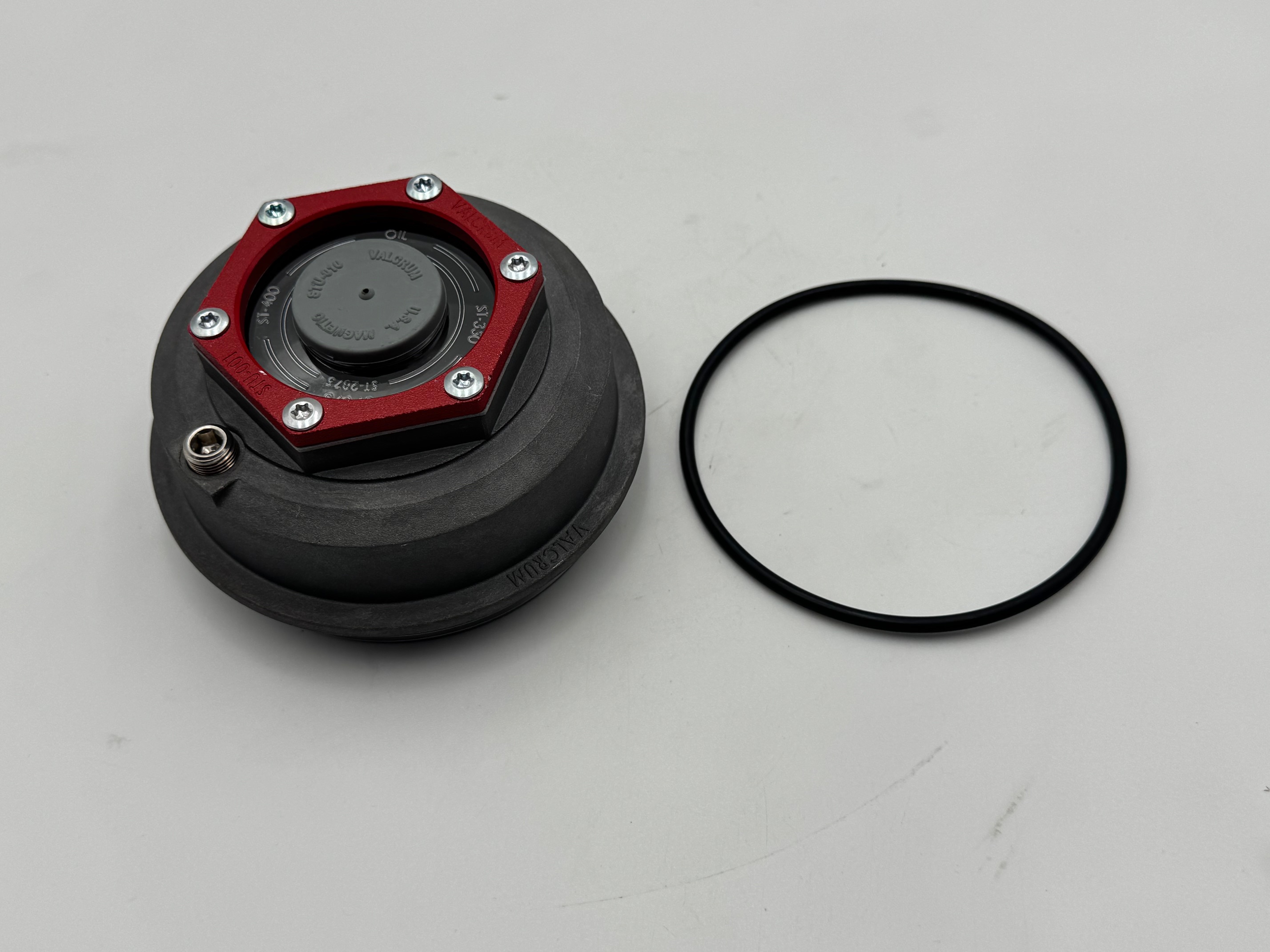 OIL007 - LIPPERT 10K -16KOIL CAP WITH OIL RING AND CENTER PLUG