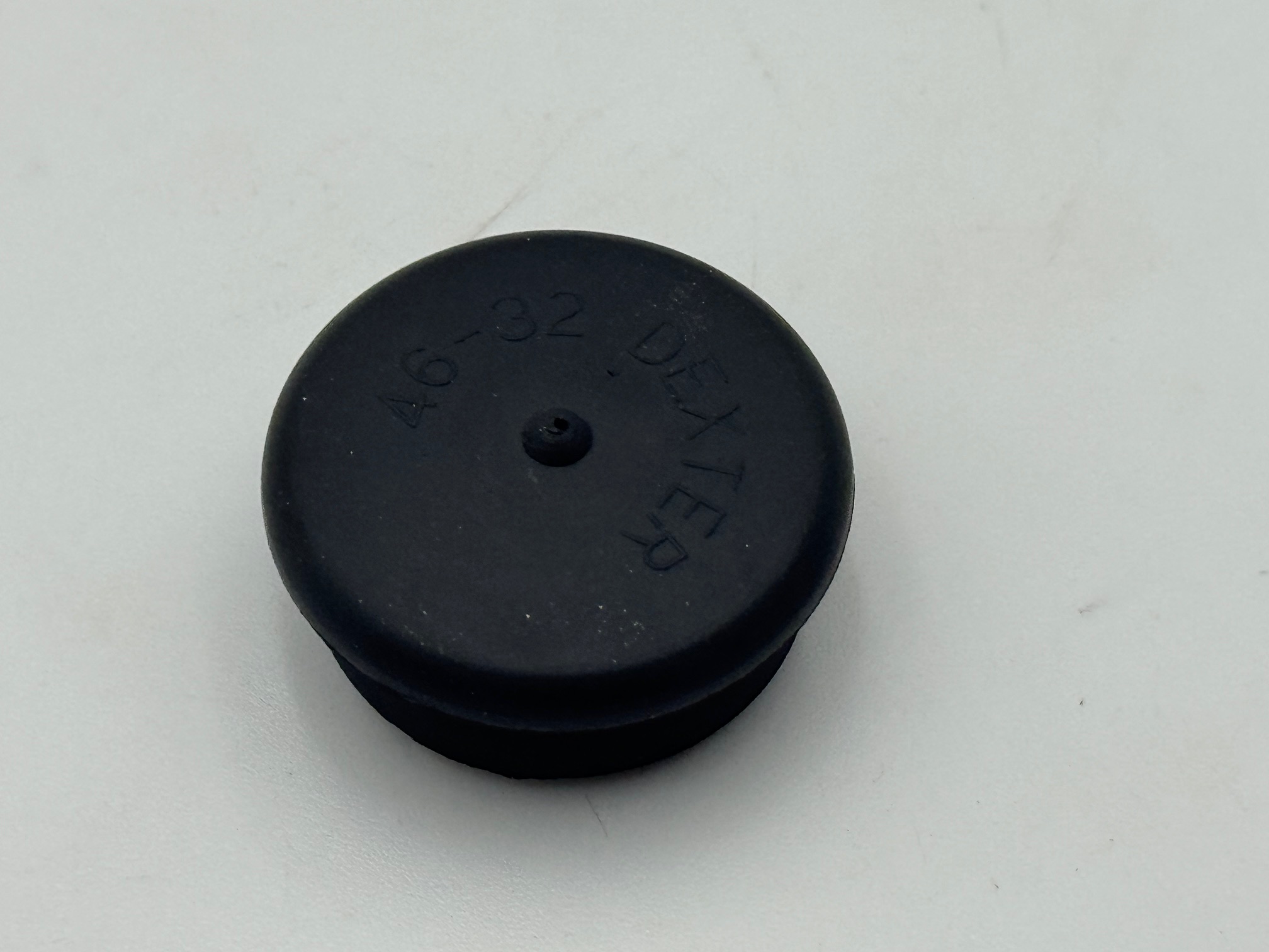 OIL009 - DEXTER OIL PLUG FOR 8K,10K,12K, CLEAR OIL CAP