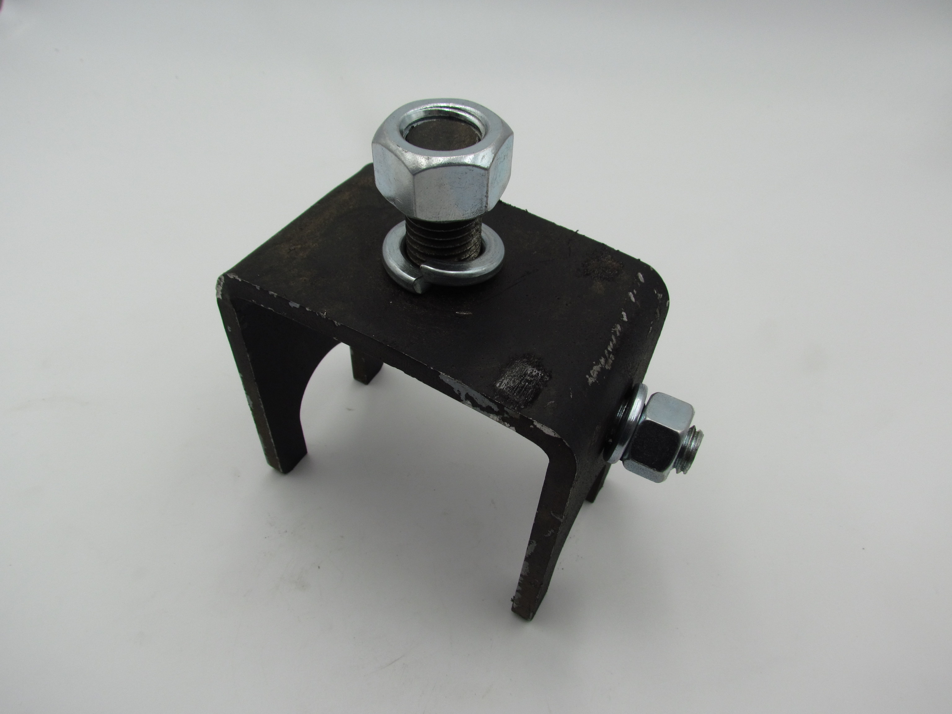 COL-J - U BRACKET FOR DISC BEARING